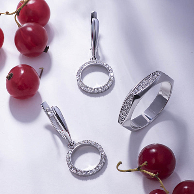 Серьги из белого золота с бриллиантами 922530Б